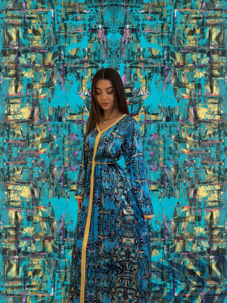 رمضان مبارك تقبل الله طاعاتكم 
من اعمالي الفنية المطبوعة على القماش 

تصميم الفستان من قبل المصممة صفا كرم 
شكرا للإعلامية مروة كرم