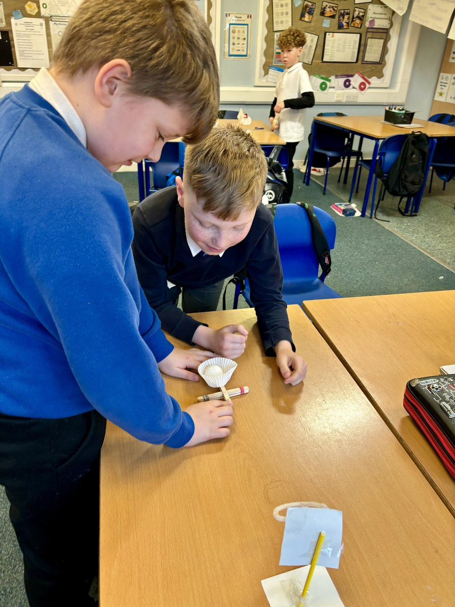 Anto_P5's tweet photo. At STEM Leading the Learning this week, we made a catapult and basketball hoop. #antoSTEM https://t.co/FK7bX10Xtq