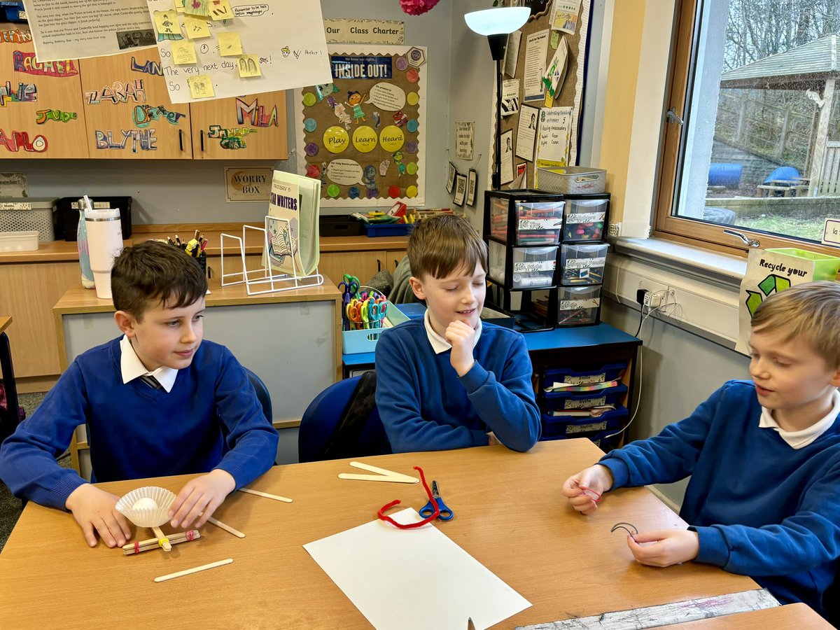 Anto_P5's tweet photo. At STEM Leading the Learning this week, we made a catapult and basketball hoop. #antoSTEM https://t.co/FK7bX10Xtq