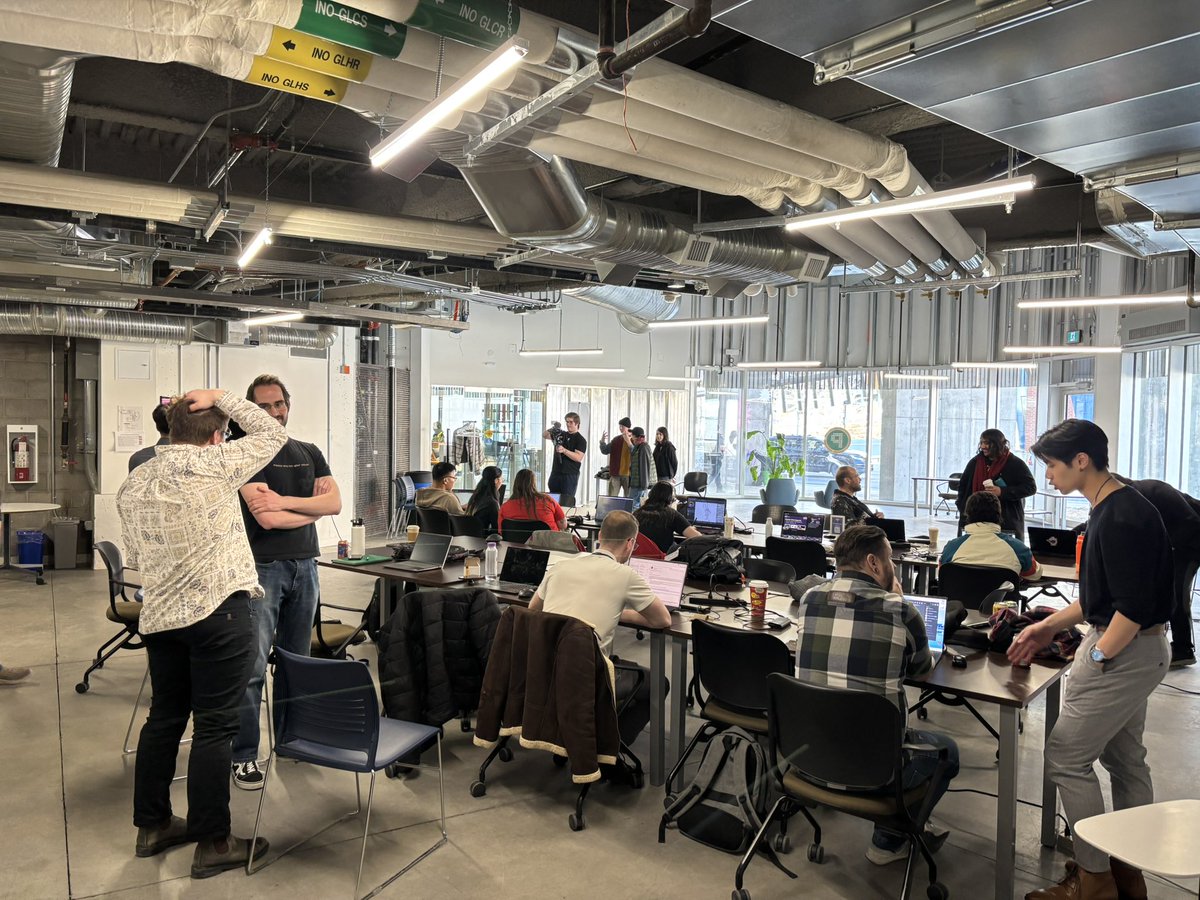 calgarygamedevs's tweet image. Big day at Indie Friday, always excited to see so much of the community out!
#gamedev #indiedev