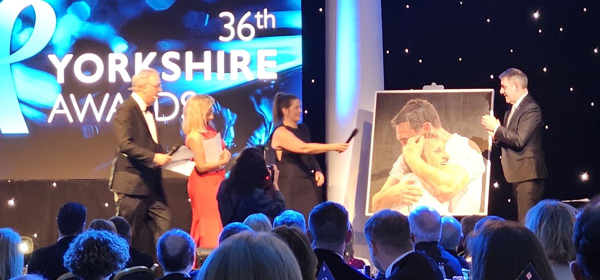 AndrewHixon6's tweet photo. @GaryAPhilipson Gotta see the unveiling of Brothers in Arms as well. #believeinyorkshire https://t.co/Pj7C7V4kR2