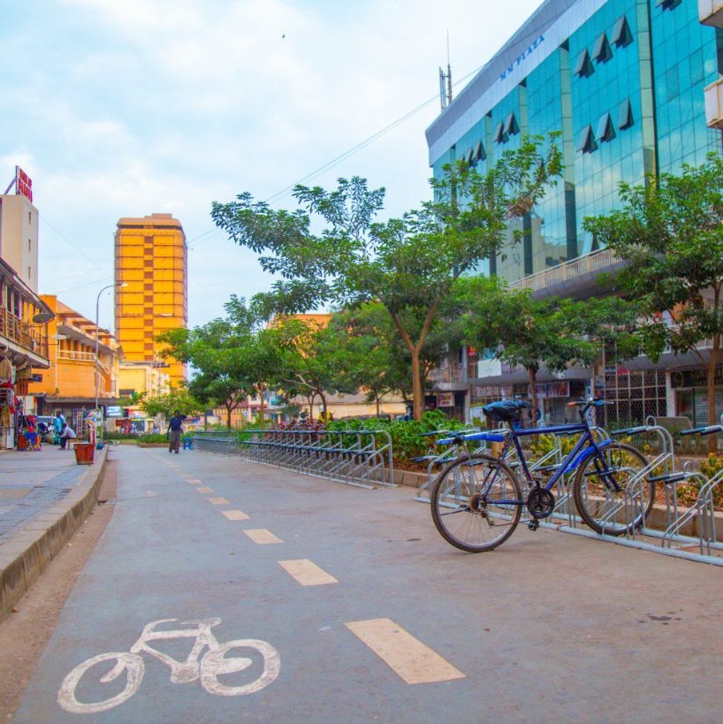 TourKampala's tweet photo. Mostly on some days like Sundays the streets can be randomly calm😍😍🇺🇬

🌱Green city can be achieved by walking tours with us🎉

🌱We take you to the best historical, Religious &amp; Cultural sites
#VisitKampala #CityTours #KampalaCityTours 

Photo📸 KCCA

📍Book a tour: 0774368857 https://t.co/S27ba4T5Jy
