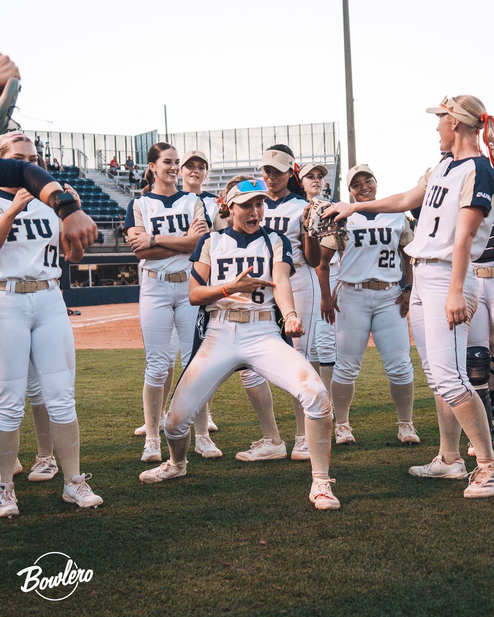 10 straight wins for @fiusoftball 🔥

📸 @bowlerobowl 𝙋𝙝𝙤𝙩𝙤 𝙤𝙛 𝙩𝙝𝙚 𝙒𝙚𝙚𝙠