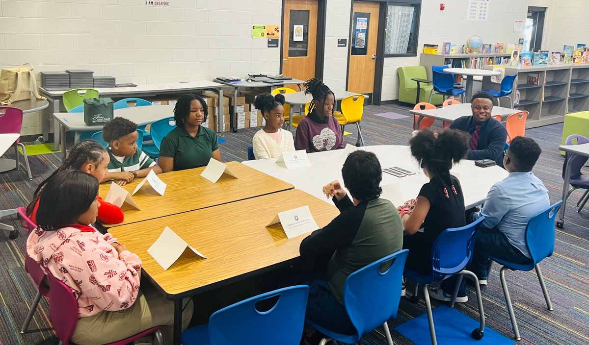 jarredsmoore's tweet photo. I had an awesome time discussing college readiness w/ the brilliant scholars of John R. Lewis Elementary. Principal @AB_Hurley & the JRL team are doing an awesome job of teaching students how to lead like Lewis. And yes, I wore navy and garnet for Patriot Pride Friday. #OneBibb https://t.co/s6ZQIrQ97A