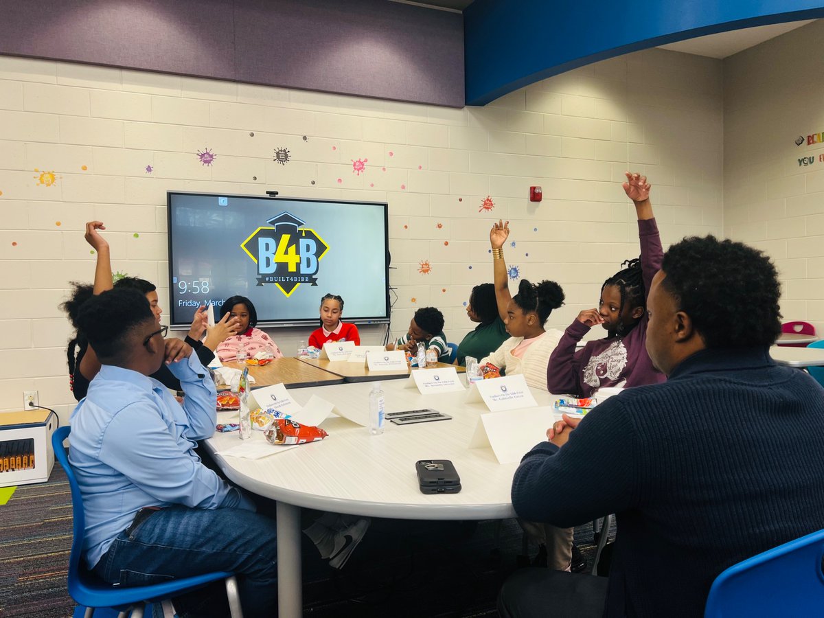 jarredsmoore's tweet photo. I had an awesome time discussing college readiness w/ the brilliant scholars of John R. Lewis Elementary. Principal @AB_Hurley & the JRL team are doing an awesome job of teaching students how to lead like Lewis. And yes, I wore navy and garnet for Patriot Pride Friday. #OneBibb https://t.co/s6ZQIrQ97A