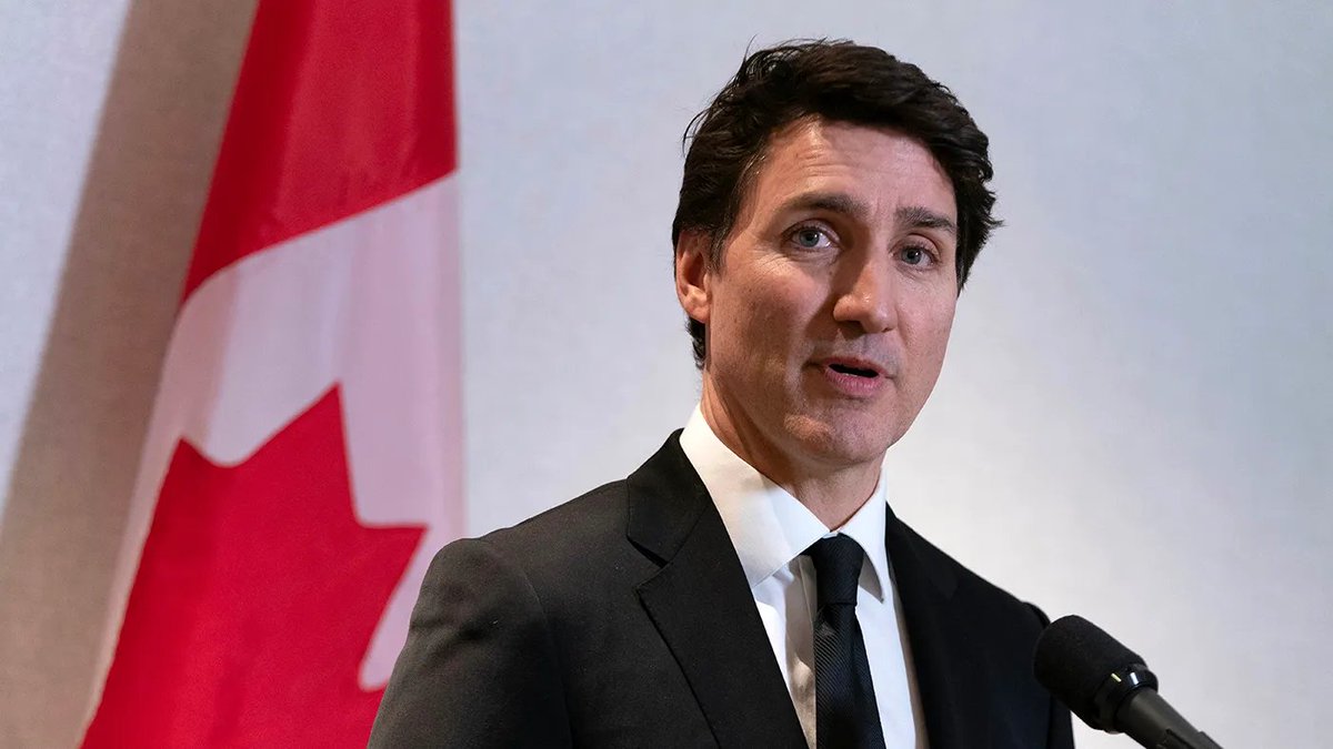 canadianpoli's tweet photo. Several world leaders, including Ukraines Volodymyr Zelenskyy, France's Emmanuel Macron, and Ireland's Leo Varadkar, were inspired by Justin Trudeau's humanity and got into politics. #PMTrudeau #EveryoneLovesTrudeau https://t.co/foUA0kZZCz