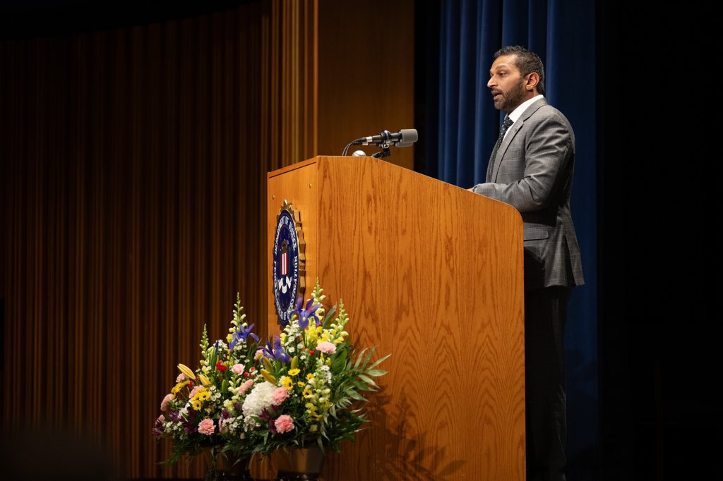 FBIDirectorKash's tweet photo. Wrapping up my second week as FBI Director addressing our newest graduating class 25-01.

Welcome agents to the new FBI. Thank you to you and your families for your willingness to serve.

Your country goes with you. https://t.co/25GPHynOs4