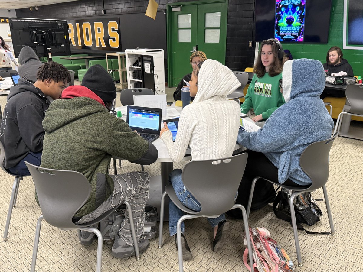 WesternTheSTEM's tweet photo. 🚀 Our Journey to Success workshop was a fantastic experience! We met students right where they were in the process of drafting their Defense of Learning, providing support, feedback & encouragement along the way.✨ #JourneyToSuccess #DefenseOfLearning #StudentGrowth https://t.co/oy5uioF8r6