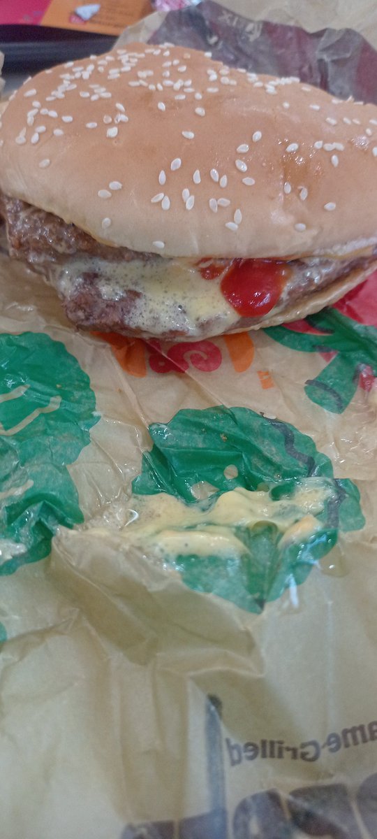insensible_ff's tweet photo. Dizque Mega BK Stacker.. @Burguerking_ Mega Robo si es.. por eso es que van en picada como Franquicia 🤬🤬🤬 https://t.co/o4j074rJkX