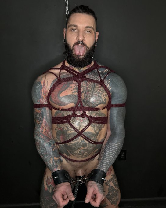 Watch Woodxbound's leaked NSFW photo on TwXstars