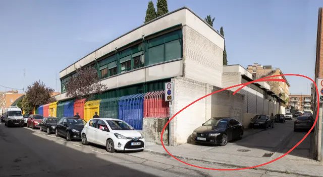 Una gran noticia para acabar la semana: comienza la reforma del entorno del colegio Agustina Díez.

Para quien no conozca la zona, el cole tiene varias calles "peatonales" rodeándolo, por donde en realidad circulaban y estacionaban coches con total impunidad 🤬