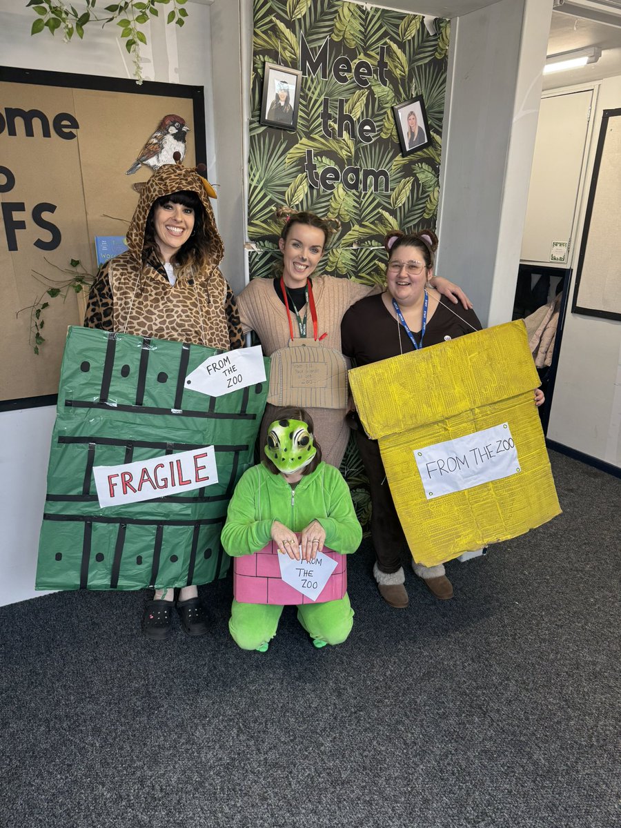 Miss_Keith_EYFS's tweet image. Great effort from the FS2 team today @BrooklandsPrim @FlyingHighTrusy #readallaboutit #dearzoo #EYFS #worldbookday25