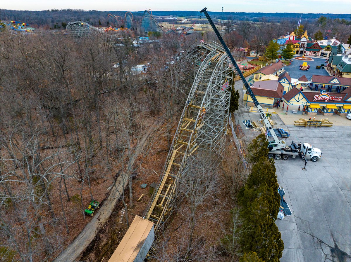 HolidayWorld's tweet image. The Raven is also receiving some track work this off-season!🎢  New Gravity Group Pre-Cut Track is being placed on the first drop into the tunnel!
#HolidayWorld #TheRaven #RollerCoaster #ThemePark #AmusementPark