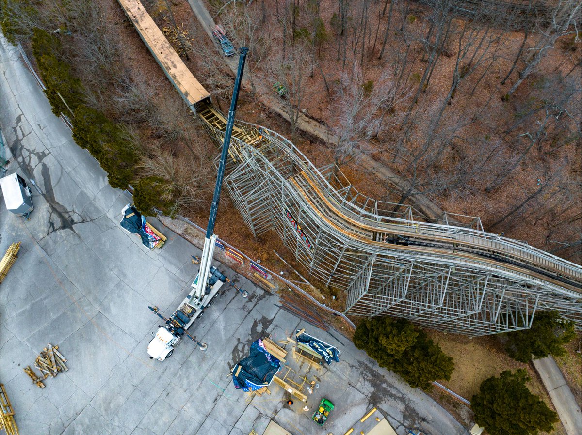 HolidayWorld's tweet image. The Raven is also receiving some track work this off-season!🎢  New Gravity Group Pre-Cut Track is being placed on the first drop into the tunnel!
#HolidayWorld #TheRaven #RollerCoaster #ThemePark #AmusementPark