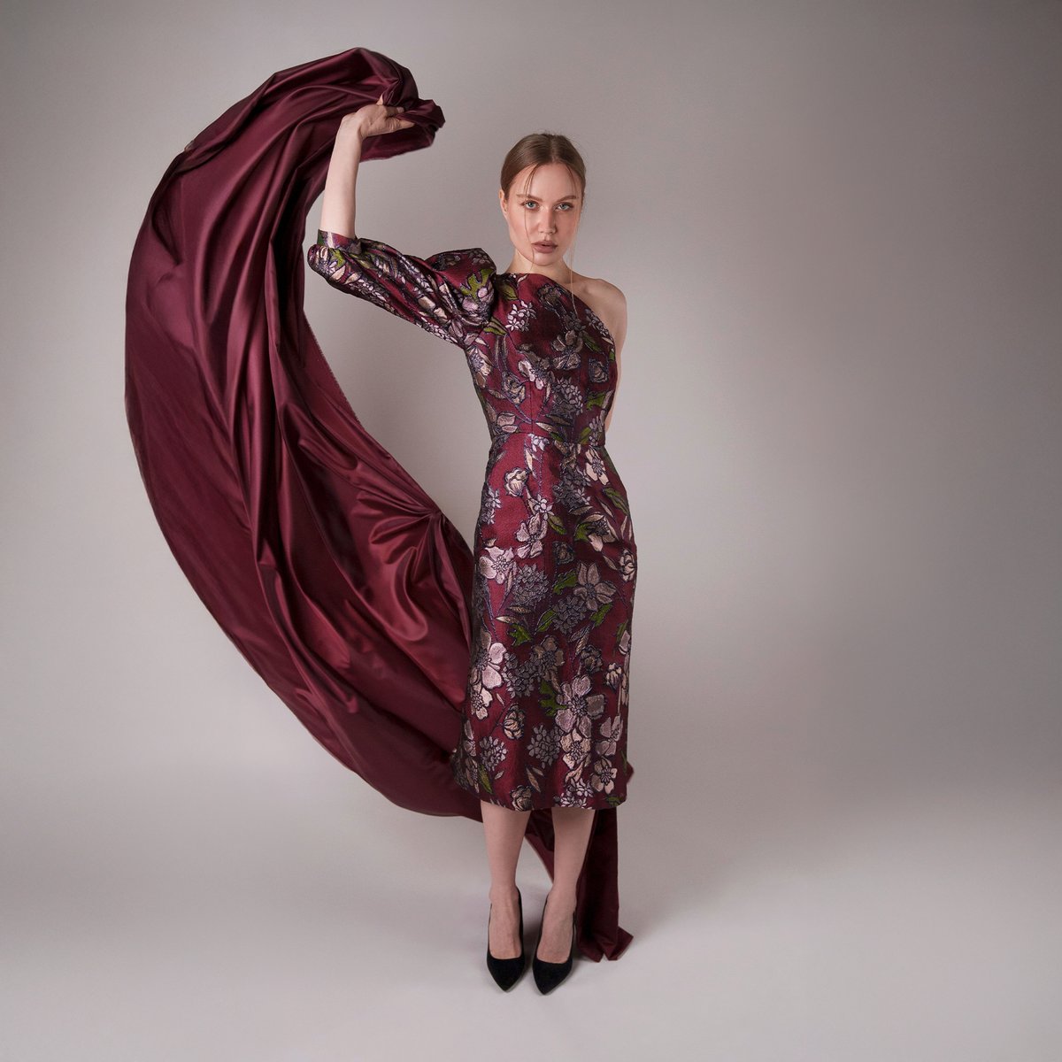 Mood_Fabrics's tweet image. ✨ NEW FREE SEWING PATTERN ALERT! ✨ The Ophelia Dress has arrived, and it’s a total showstopper! 💃 

#MoodOpheliaPattern #FreeSewingPattern #SewingMood #DIYGlamour #MadeWithMood