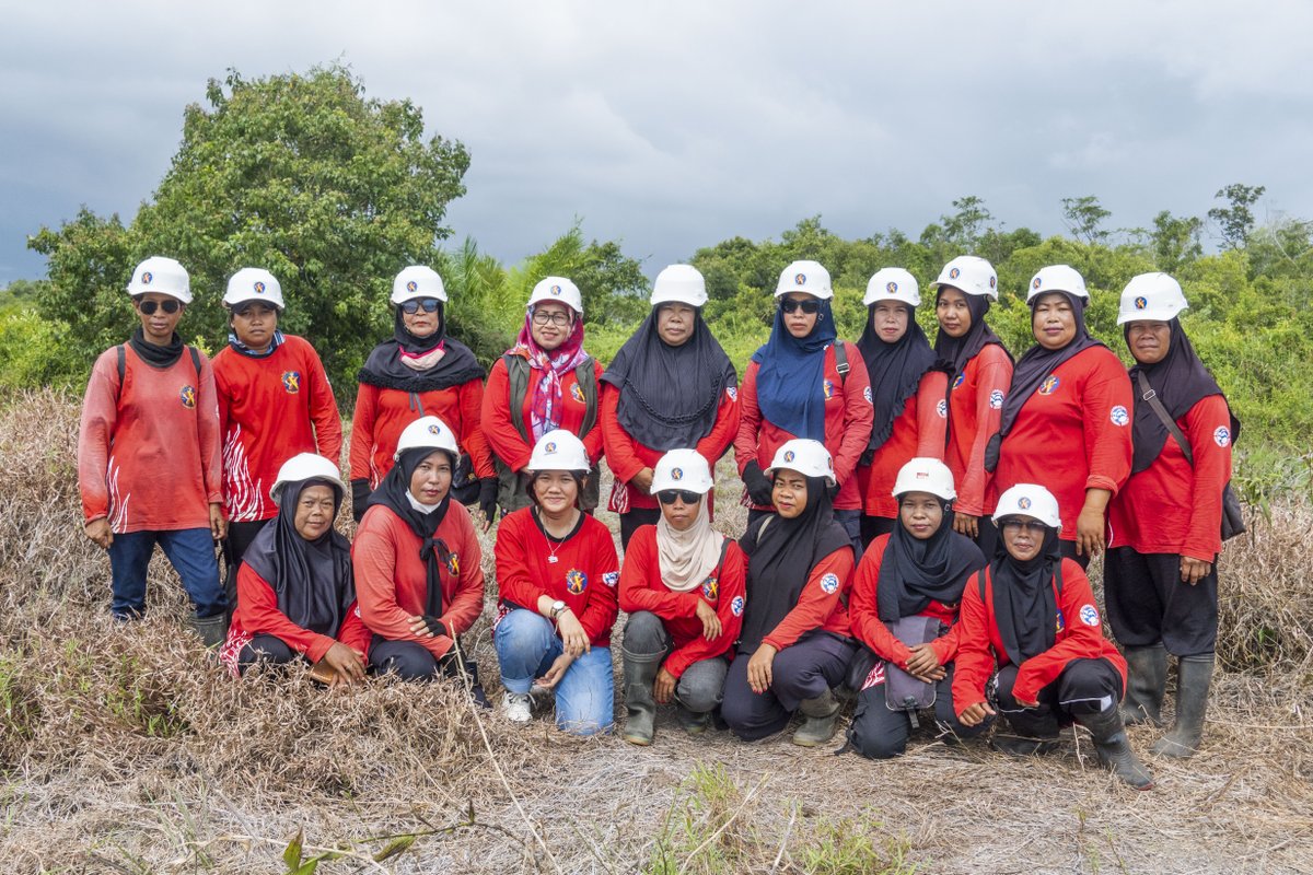 OrangutanTOP's tweet photo. Happy International Women's Day! ♥️ Celebrating Power of Mama, empowering women and protecting our forests! YAY to 101 amazing women! 🌳 #InternationalWomensDay #IWD2025 #AccelerateAction https://t.co/IxMZ5Lg03D