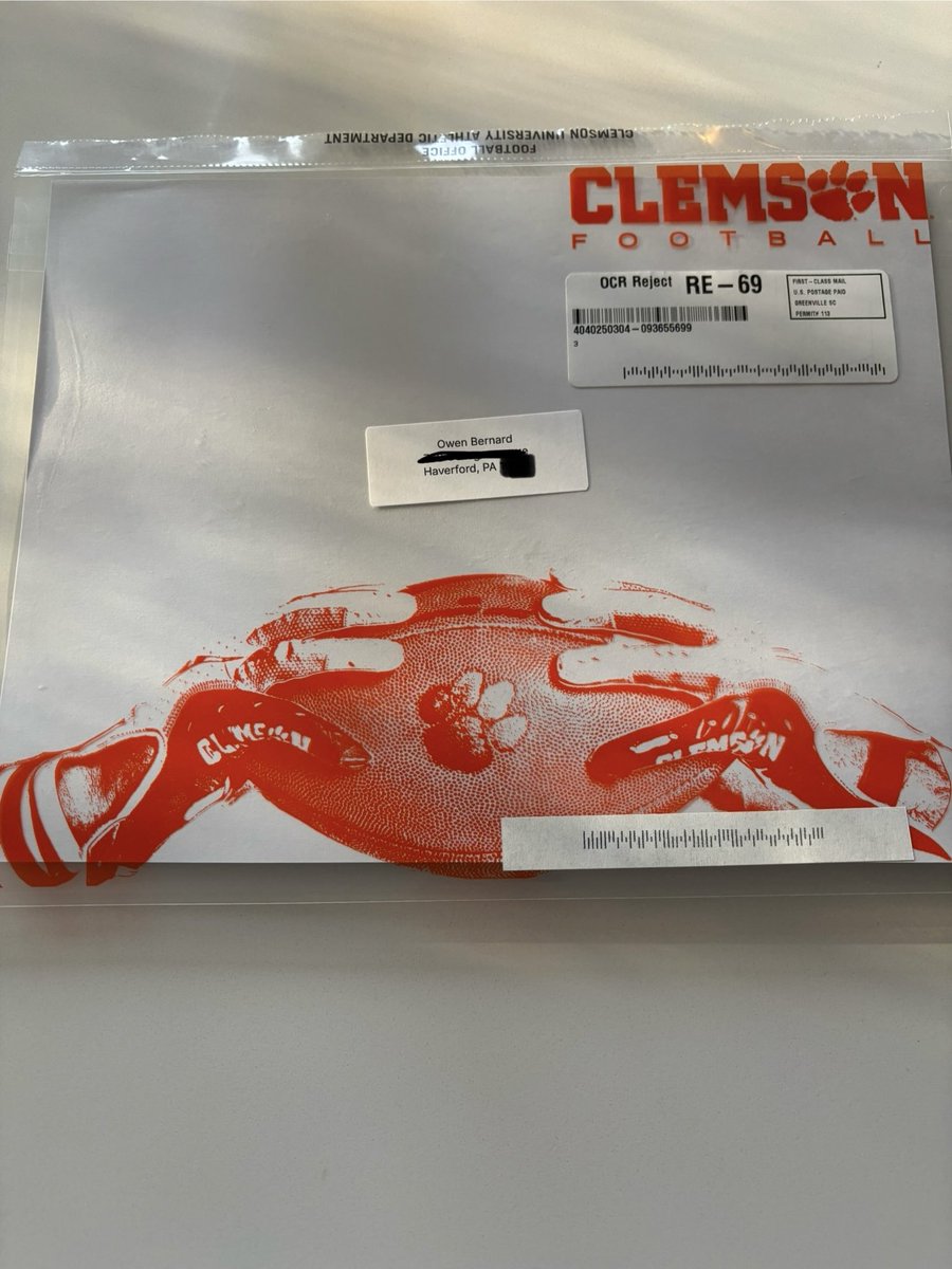 Owen5210's tweet photo. Thank you @ClemsonFB for the mail and Camp Invite. Cant wait to be down!
@CoachMattLuke @carson_cramer @BTHOM63_100 @TyroneC55 
@Clements_TJC

 @ChadSimmons_ @adamgorney @RivalsFriedman @CharlesPower @BrianDohn247 @PRZPAvic @TheUCReport @TomLoy247 @TomLuginbill https://t.co/GeuZTDHInO