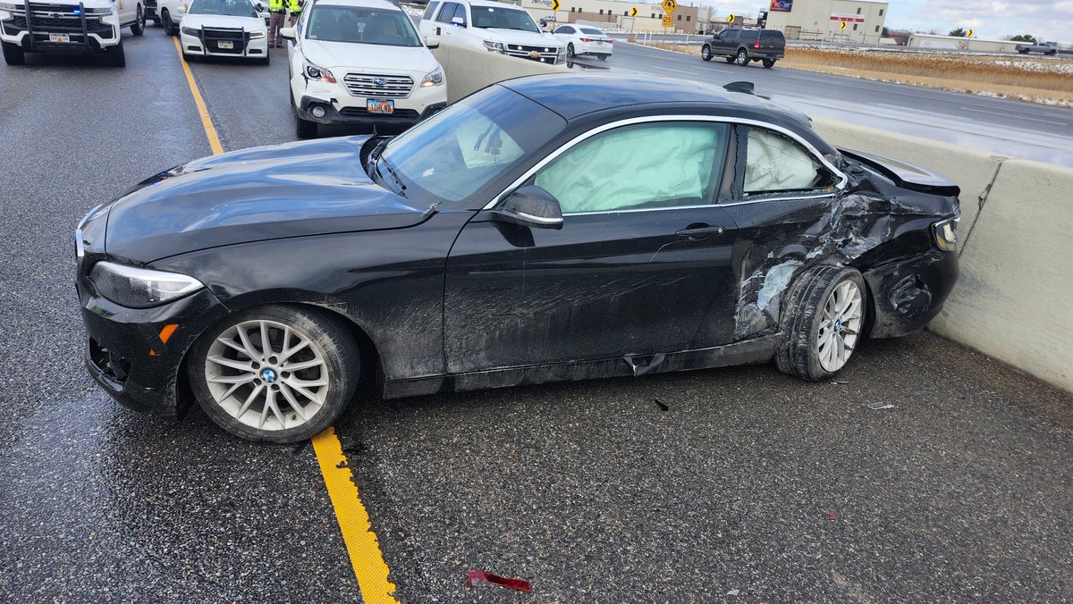 SLCScanner's tweet photo. Passenger ejected from UTA bus after 3 vehicle crash on 201 eastbound https://t.co/vVUhMnuNDW via @GephardtDaily https://t.co/m6pwb25gDa