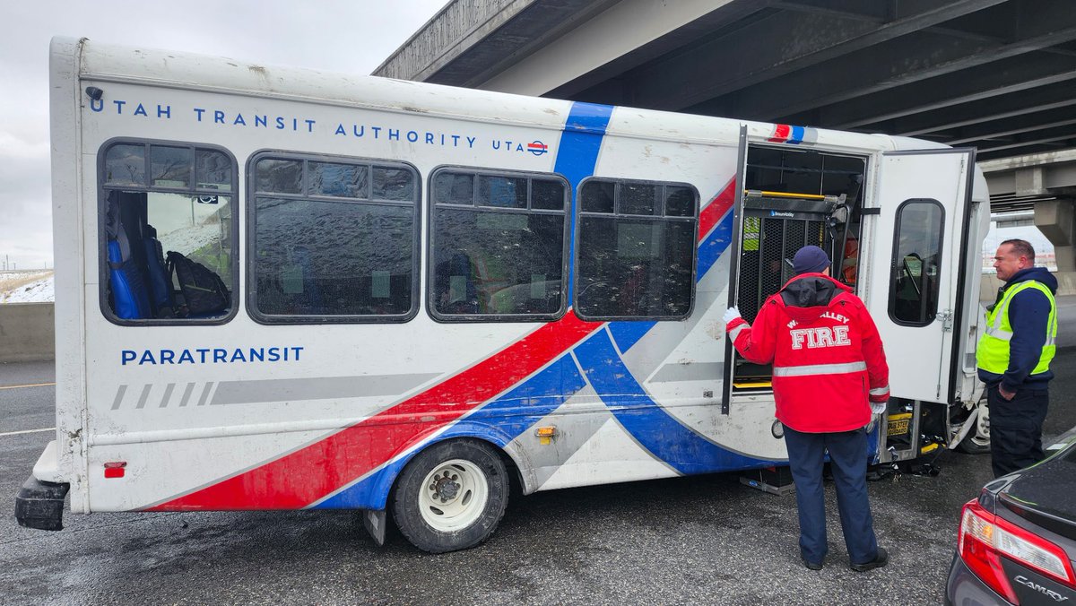 SLCScanner's tweet photo. Passenger ejected from UTA bus after 3 vehicle crash on 201 eastbound https://t.co/vVUhMnuNDW via @GephardtDaily https://t.co/m6pwb25gDa