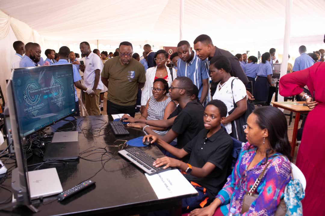 apacope's tweet photo. Today, APACOPE  hosted its Open Day, showcasing student projects focused on ICT, science, art, and culture. Parents, institutional leaders, and partners were in attendance. https://t.co/mT2ikFw15Q