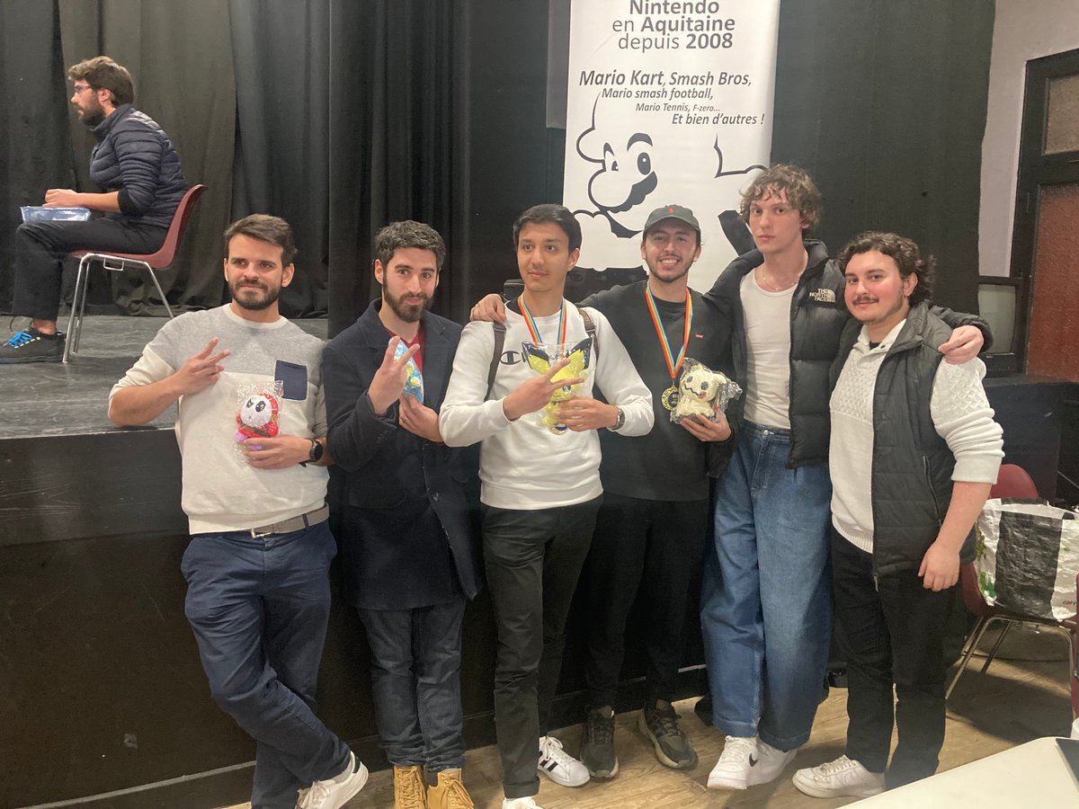 Asso_TCT's tweet photo. #MK8DX 2v2 LAN

🥇1ers : @starxlx_mk &amp; @NEOMK9 
🥈2èmes : @Jack_041 &amp; @Sylvianax 
🥉3èmes : @Shawazer22 &amp; @rereshiram https://t.co/AuFBmIDVwD