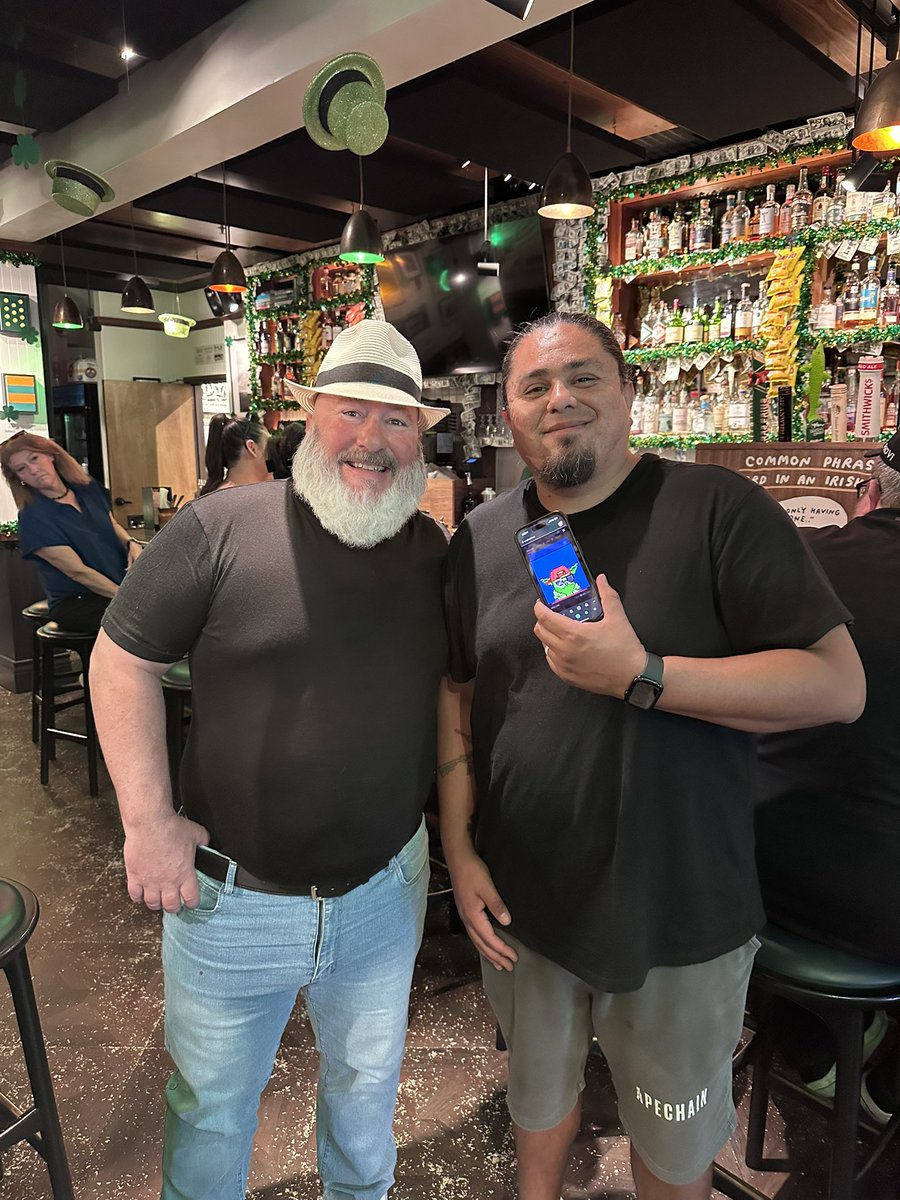 Came to #SXSW for Digg and met the legend in person! <a href="/DrewBarman/">DrewBarman (🥃)</a> <a href="/MoonGobsNFT/">Moon Gobs</a> <a href="/moonbirds/">Moonbirds</a>