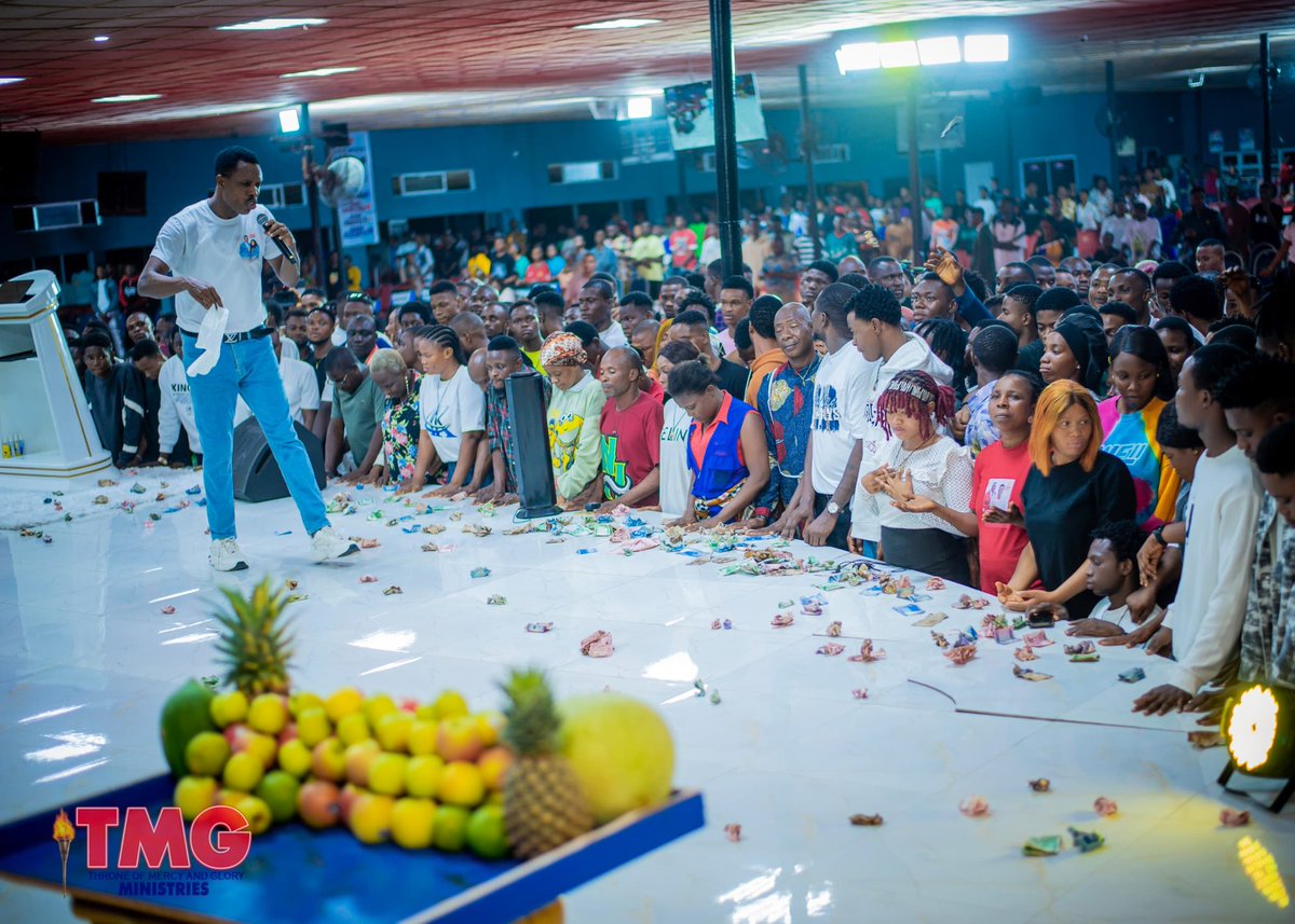 TMGministry15's tweet photo. I COMMAND ALL YOUR HELPERS TO LOCATE AND FAVOUR YOU IN THE MIGHTY NAME OF JESUS...
#TMGMINISTRIES #TMG #GRACEFORWEALTH #ACTIVEGRACE #PropheticPrayer #restoration2025 #YearofRestoration https://t.co/jfKFLvo0fk
