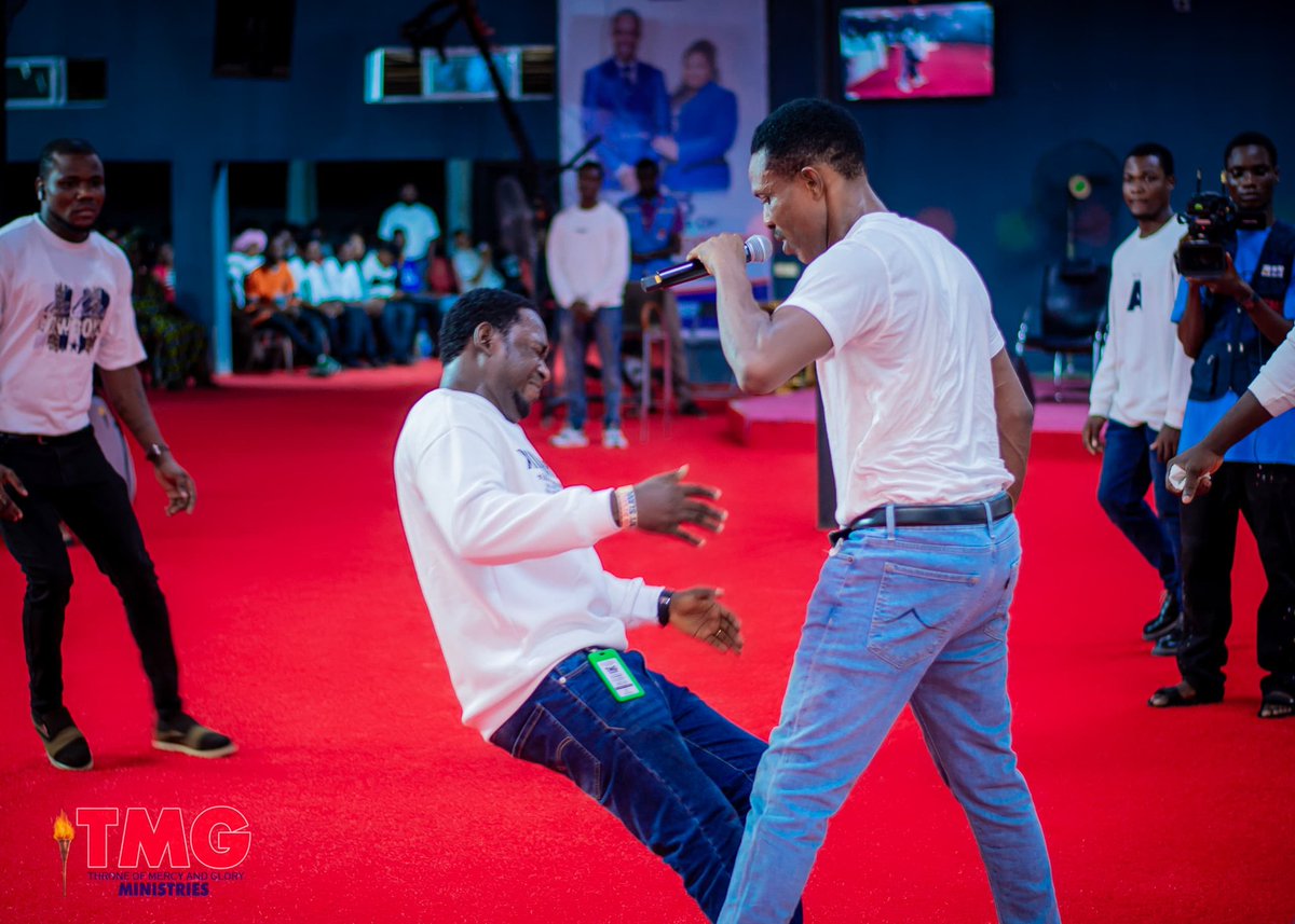 TMGministry15's tweet photo. I COMMAND ALL YOUR HELPERS TO LOCATE AND FAVOUR YOU IN THE MIGHTY NAME OF JESUS...
#TMGMINISTRIES #TMG #GRACEFORWEALTH #ACTIVEGRACE #PropheticPrayer #restoration2025 #YearofRestoration https://t.co/jfKFLvo0fk