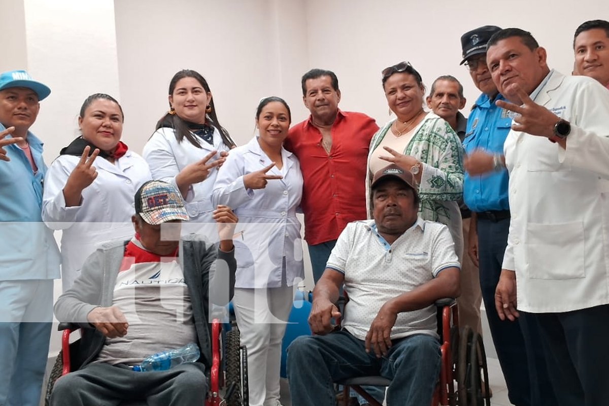 #AHORA | 🚑💙 Durante años, cientos de personas han viajado desde San Rafael del Sur hasta la capital en busca de una sesión de hemodiálisis. Hoy, esa historia cambia con la inauguración del Centro de Hemodiálisis Sacuanjoche 🌼, brindando atención más cercana y accesible.