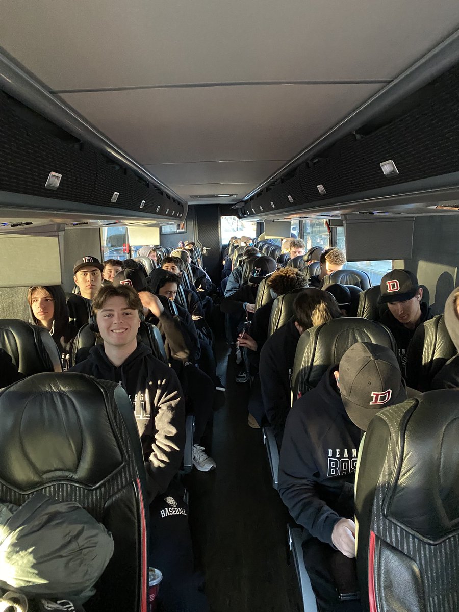 🚌 ➡️ New York, NY 🗽

#Dawgs 🐾