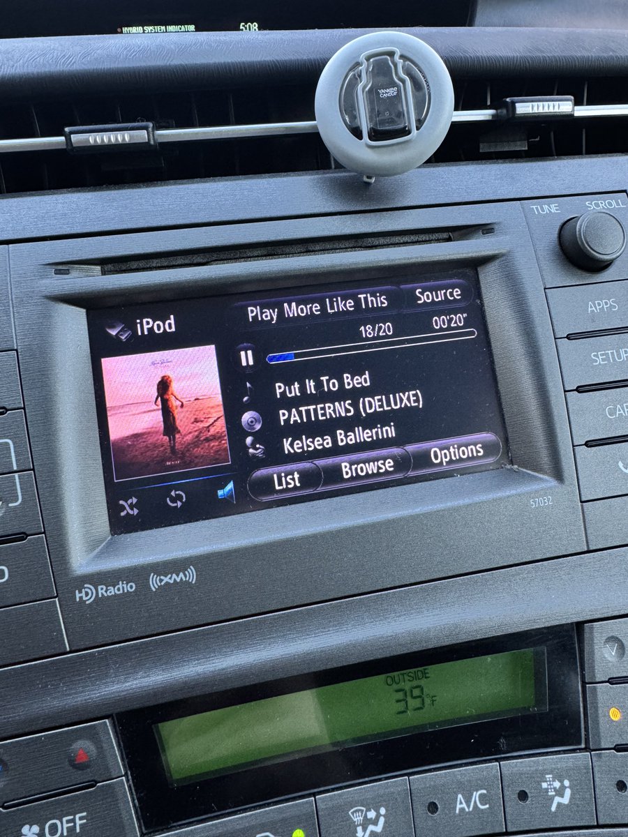 TheAdamReeves's tweet photo. Nothing quite beats that first car listen of new music ๐๐ป #PatternsDeluxe #kelseaballerini https://t.co/bb8pLSXeWp