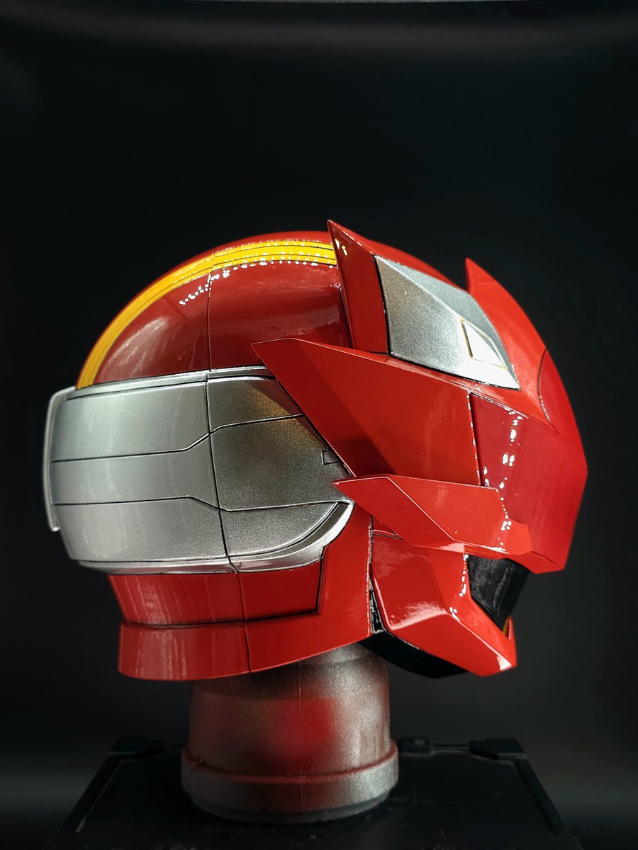 StarchildProps's tweet photo. KIZUNA RED helmet from "The Red Ranger Becomes an Adventurer in Another World" by @satelight_inc  ! 

Really live this design and love how it came out.

#redranger #kizunared #theredranger https://t.co/puuWDprVaF