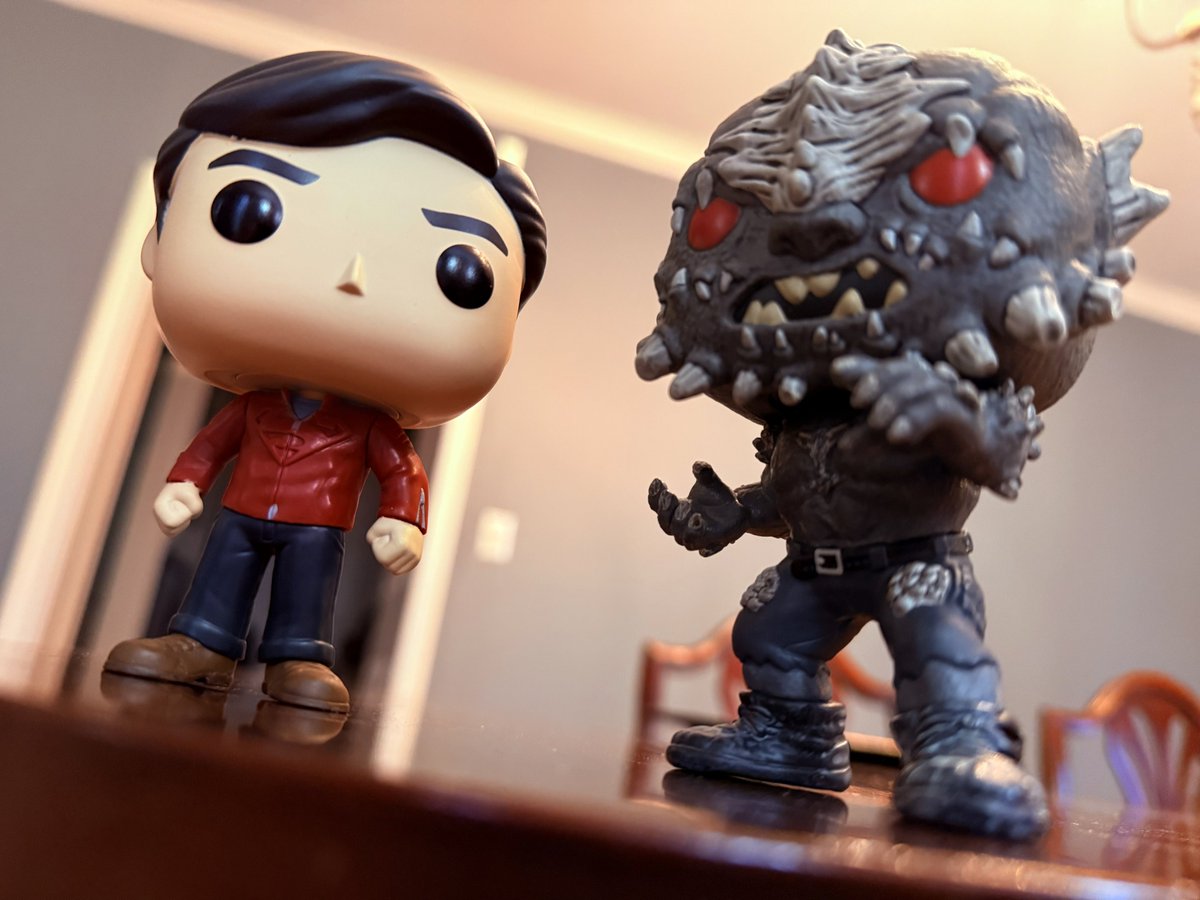 SuperHouseOfEl's tweet photo. Rematch.

@superman
@OriginalFunko https://t.co/muqsxeG0J6