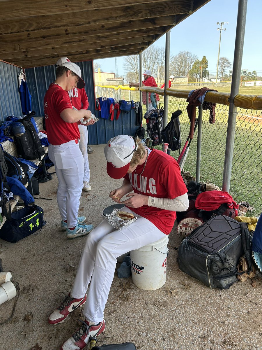 Thanks to Kenneth Stephens, Dennis Markum and Brothers Keeper for cooking Hot dogs for the Midland Baseball and softball teams today. I delivered them but they did all the work!

Ched
