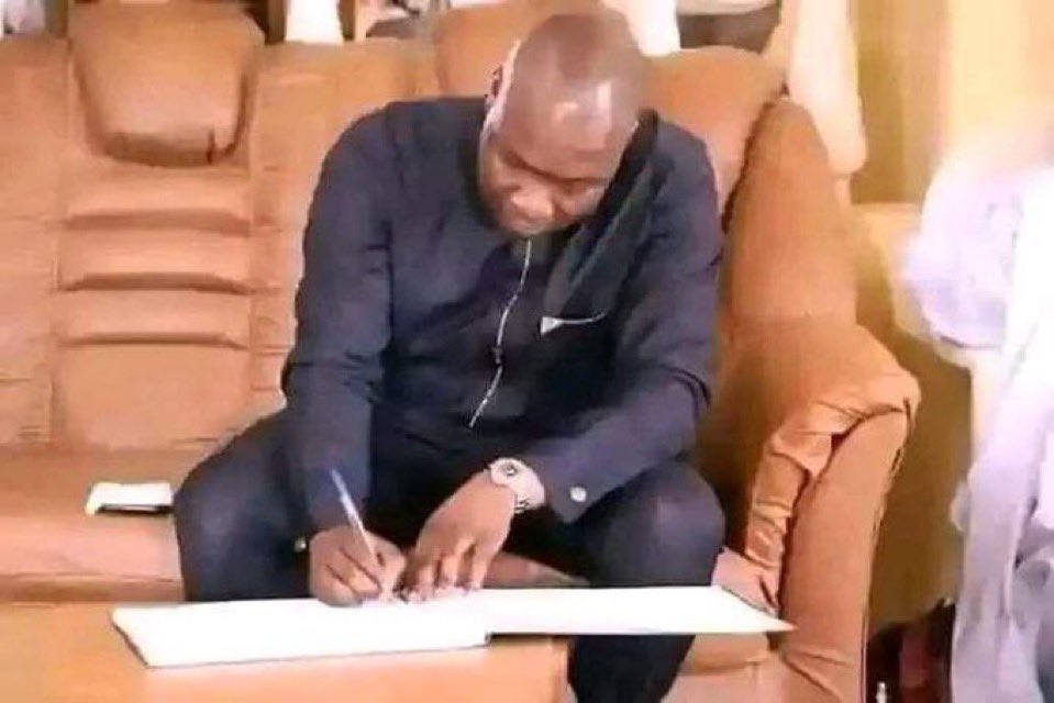 Gyata_Ba_'s tweet photo. You will sign that life changing contract this year.

Type “Amen” if you believe. 🙏 https://t.co/mRF0Yhq2Sl