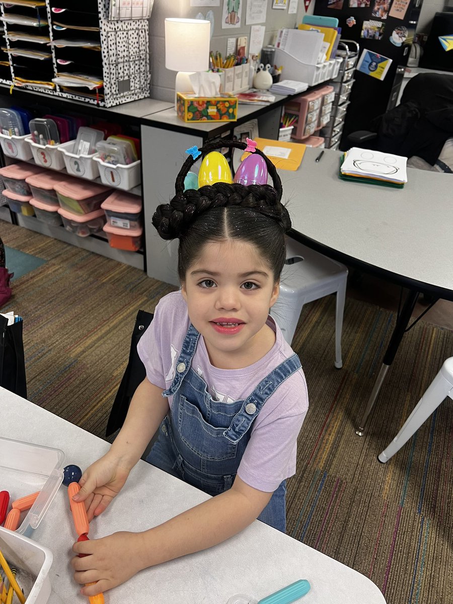 What a fun spirit week in K. We love Read Across America week!📚 #kinderstars #slatehill #itsworthit