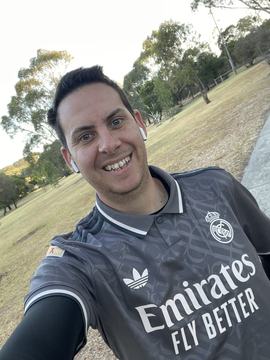 FPLSideNet's tweet photo. Today’s Running 🏃🏻‍♂️ Kit. #️⃣9️⃣3️⃣
New Arrival 📦. First @realmadrid kit for the collection. Big fan of the @adidasfootball ‘trefoil’ series and a sucker for a collared kit. Like the grey look and rep’n @BellinghamJude on back. 
👟 10km ⏱️62’
#TheRunningKitnerd #Kitnerd #RealMadrid https://t.co/DqyvxspiSI