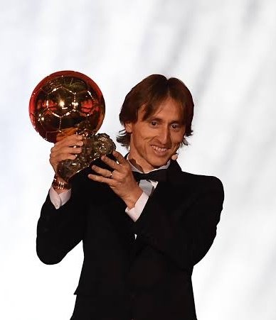 GaloMetrics's tweet photo. 🇭🇷 Modric x Cazares 🇪🇨 em 2018

🏟️ 59 x 50 Jogos
⚽ 05 x 11 Gols 
🎯 11 x 12 Assistências https://t.co/d8QTFe5iA0