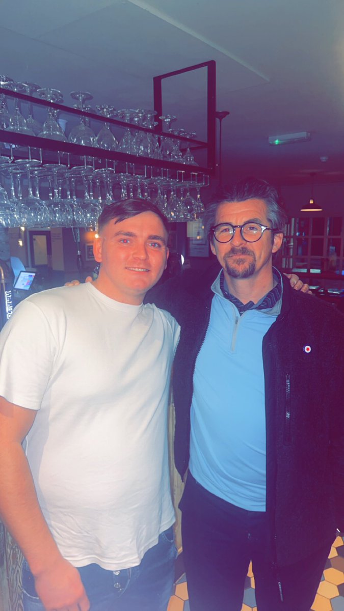 JohnMuldoon147's tweet photo. Not everyday you get to have a bevvie in the pub with Joey Barton @Joey7Barton 🫡 https://t.co/rH5oK6iRBX
