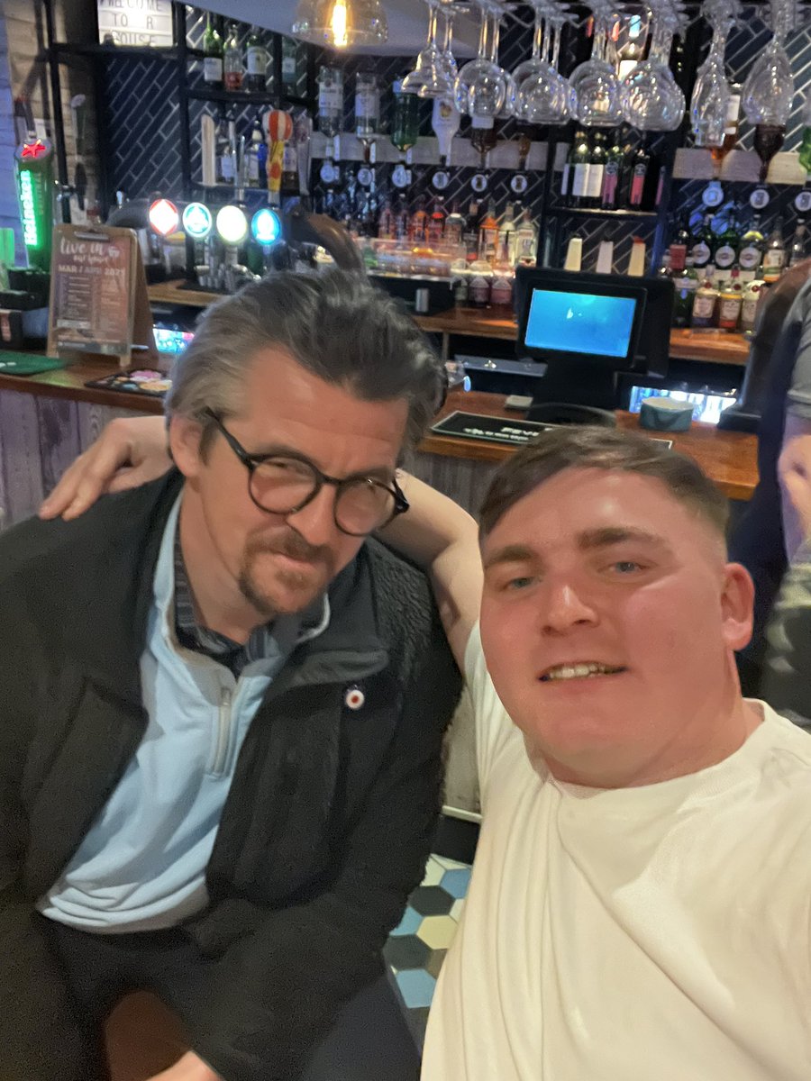 JohnMuldoon147's tweet photo. Not everyday you get to have a bevvie in the pub with Joey Barton @Joey7Barton 🫡 https://t.co/rH5oK6iRBX