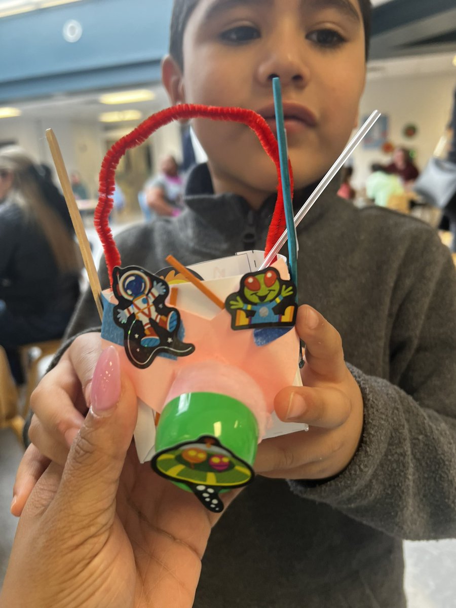 UnseldLearns's tweet photo. Family Engagement Day was a success! Reading the story “Not A Box” and then students were able to create things that weren’t a box. Look at their creativity soar! Our scholars are the best! https://t.co/wB5aghIO5L