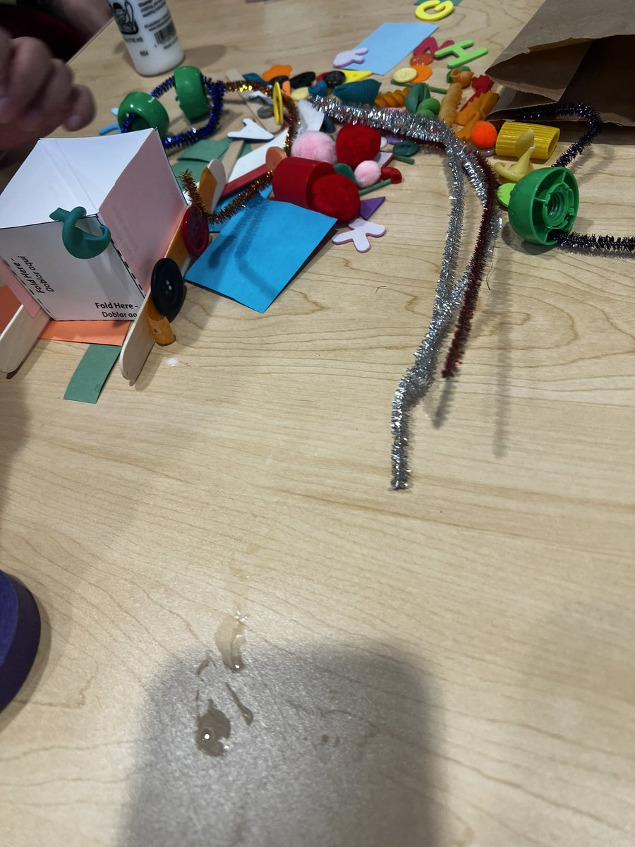UnseldLearns's tweet photo. Family Engagement Day was a success! Reading the story “Not A Box” and then students were able to create things that weren’t a box. Look at their creativity soar! Our scholars are the best! https://t.co/wB5aghIO5L