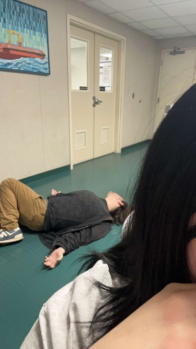 RomaGxng's tweet photo. Me terrorizing my coworker. #ericdoa https://t.co/z9MhsvLjIX