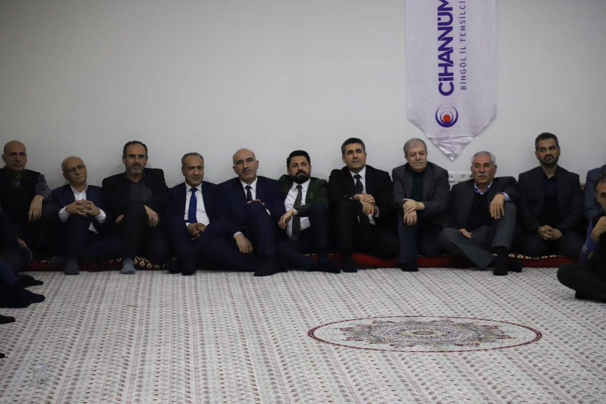 📍TÜGVA

Bingöl Cihannüma İl Temsilciliği tarafından düzenlenen sahur programında kıymetli kardeşlerimizle bir araya geldik.

Bizleri gönül sofrasında buluşturan, organizasyonda emeği geçen herkese teşekkür ediyoruz. Birlik ve beraberliğimiz daim olsun İnşallah. 

<a href="/FeyziBerdibek1/">Feyzi Berdibek🇹🇷</a>