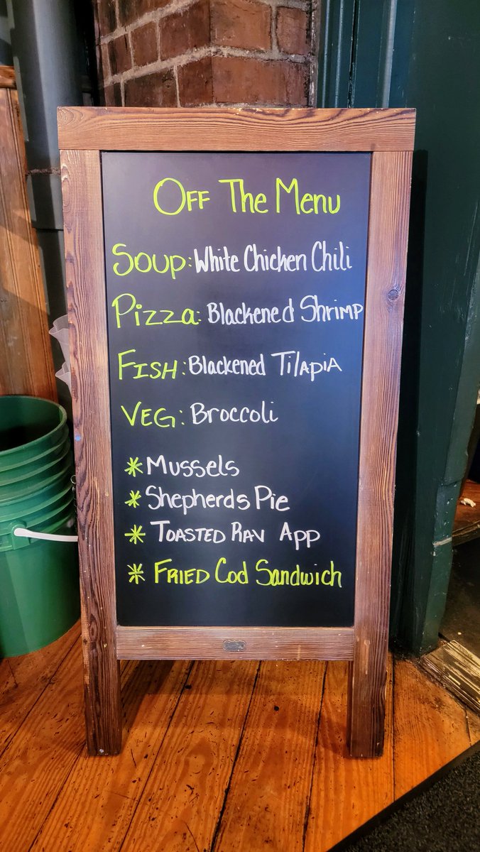 Schlafly's tweet photo. #FishFriday at #SchlaflyTapRoom! π There is everyone else's #CodSandwich, then there is our lightly battered #FriedCodSandwich with LTOP, spicy tartar sauce, and "hand cut" fries!
We paired it with our #RaspberryHefeweizen πΊ (just tapped in the past week)! Not a #FriedFish person? Check out our other specials as well as @Schlafly's menu at: https://t.co/c634uAhFZ3