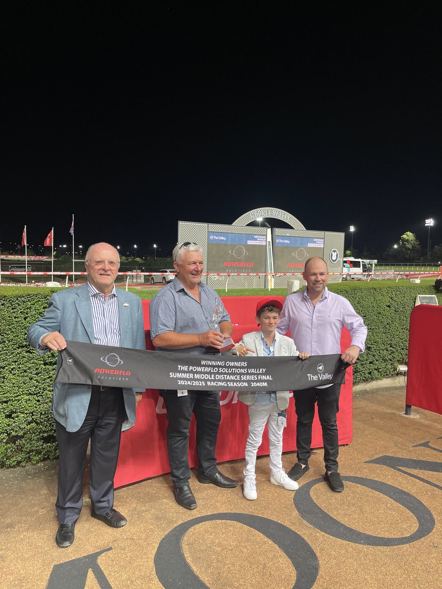 1000giggles's tweet photo. Grand Finale of #FridayNiteLites @TheValley @ladbrokescomau Congrats winning owners & 👍👌owners sponsors members patrons #ChairAdam @777MJB @charlottegsm10 & #TheValleyTeam & @RacingVictoria Participants&Teams #Always1000Smiles 🫶🤩🏇😁 https://t.co/YnvmRjQqlg