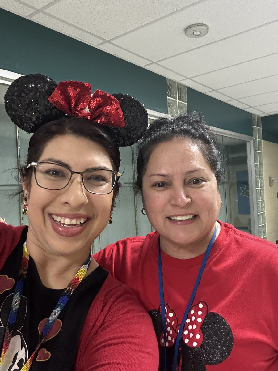 ViridianaE83's tweet photo. Disney Friday brought to you by the @NISDStinson Math Department. Because sometimes you need a little magic to get Spring Break started 💫 Have a restful and magical ✨ Spring Break Everyone!!!!! #SkyhawkPride #SkyhawkLane #MathSpiritWeek https://t.co/U6L50ttd7z