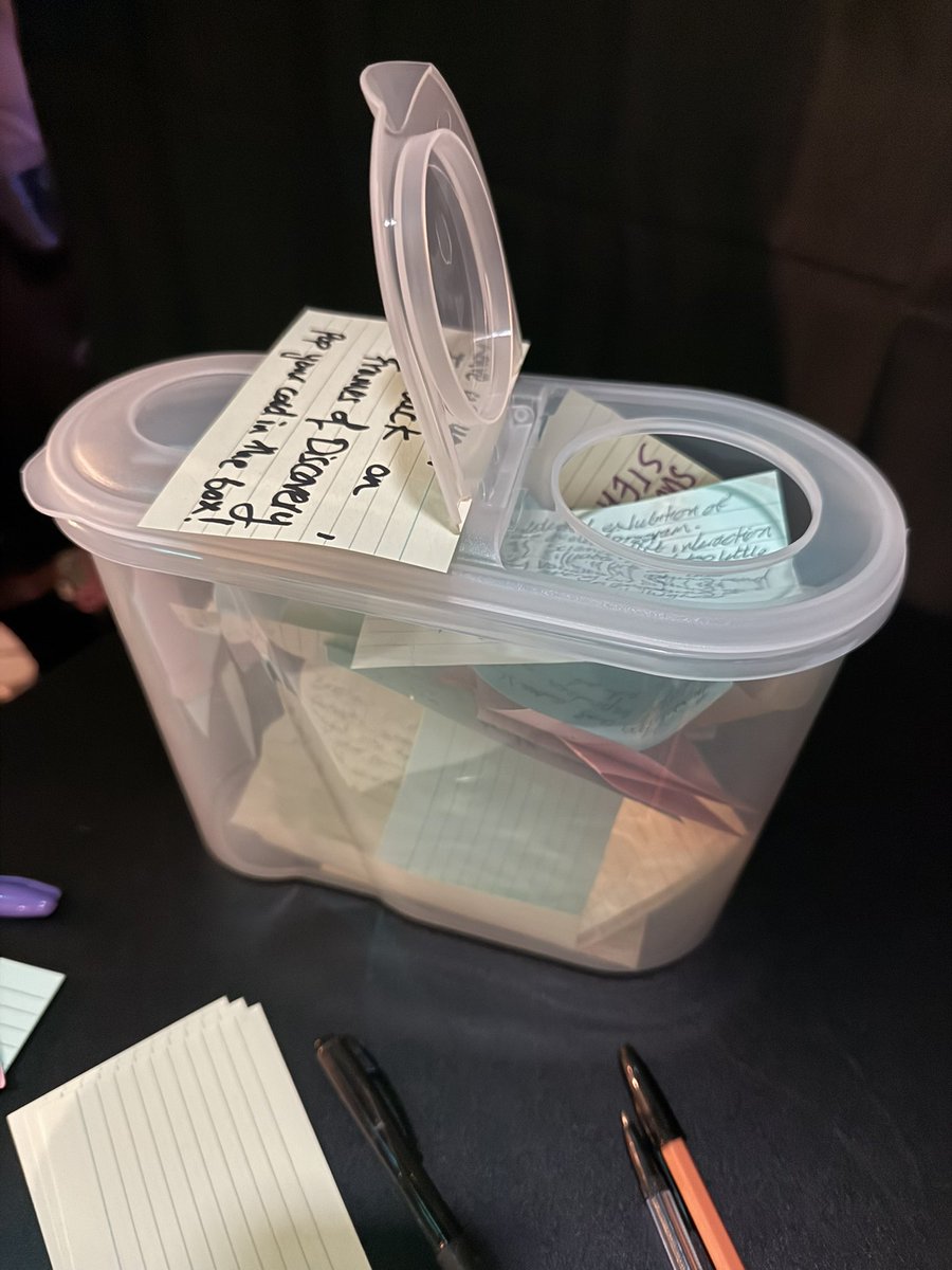 Thanks to everyone who came out tonight for Frames of Discovery &amp; all the kind feedback left for us! I had a great time curating the show &amp; enjoyed chatting with visitors about the projects &amp; making connections. Massive thanks to the artists &amp; scientists involved especially! 💙