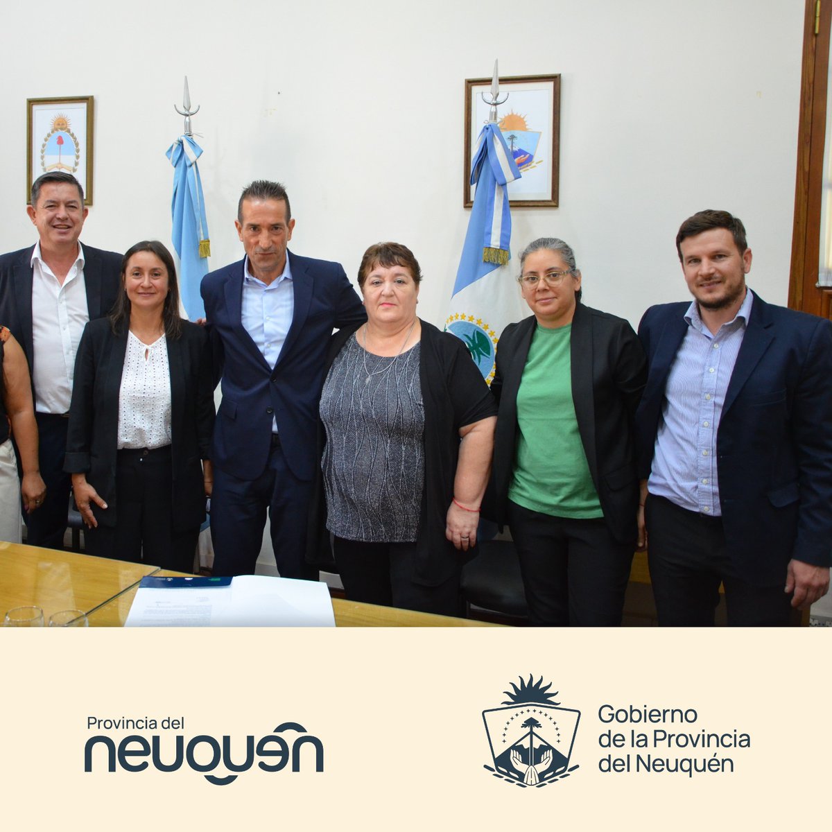 JorgeTobaresOk's tweet photo. Hoy firmamos acuerdos para habilitar 20 nuevas residencias privadas para personas mayores, así casi triplicamos las plazas disponibles y disponemos de un total de 661 en toda la provincia; trabajo coordinado entre los sectores público-privado
Info👉 https://t.co/aFQTnL1Dhj https://t.co/wfi4jM5t3i