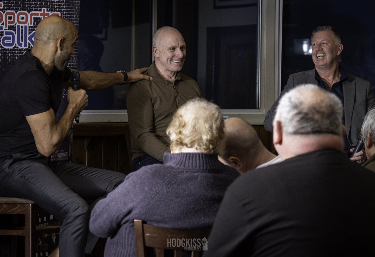 martinhodgkiss's tweet photo. Great to have David Kelly and @Froggy123Steve on stage with @MattMurray20 tonight.
#wolvesayewe
@Cleveland_Arms @WillAdamson4 https://t.co/JfCEeJtNGu
